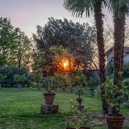 Lugagnano Bed & Breakfast 3*